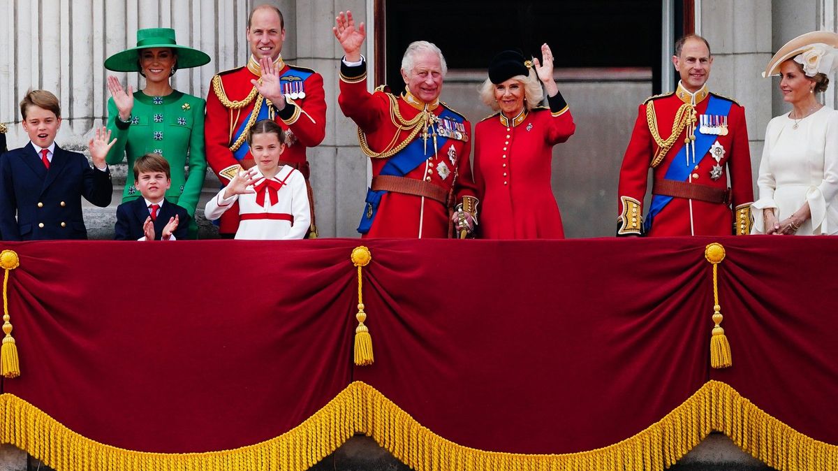 Lidé budou moci poprvé pohlédnout ze slavného balkonu Buckinghamského paláce
